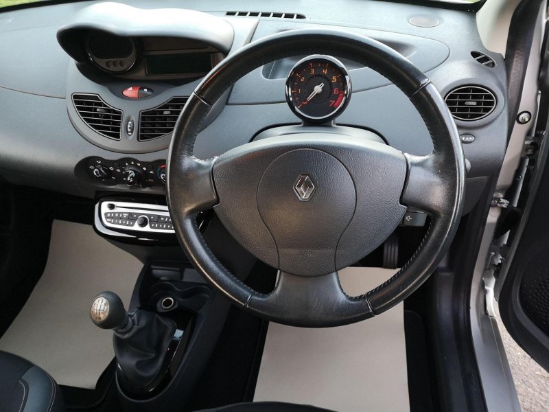 RENAULT TWINGO