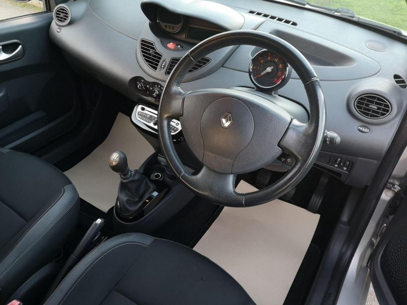 RENAULT TWINGO