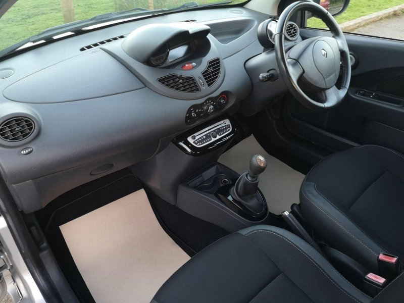 RENAULT TWINGO