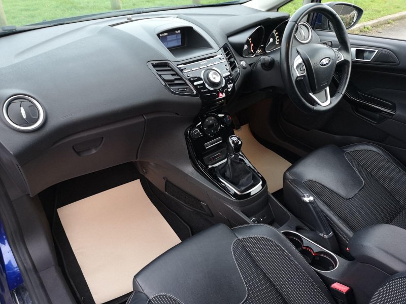 FORD FIESTA