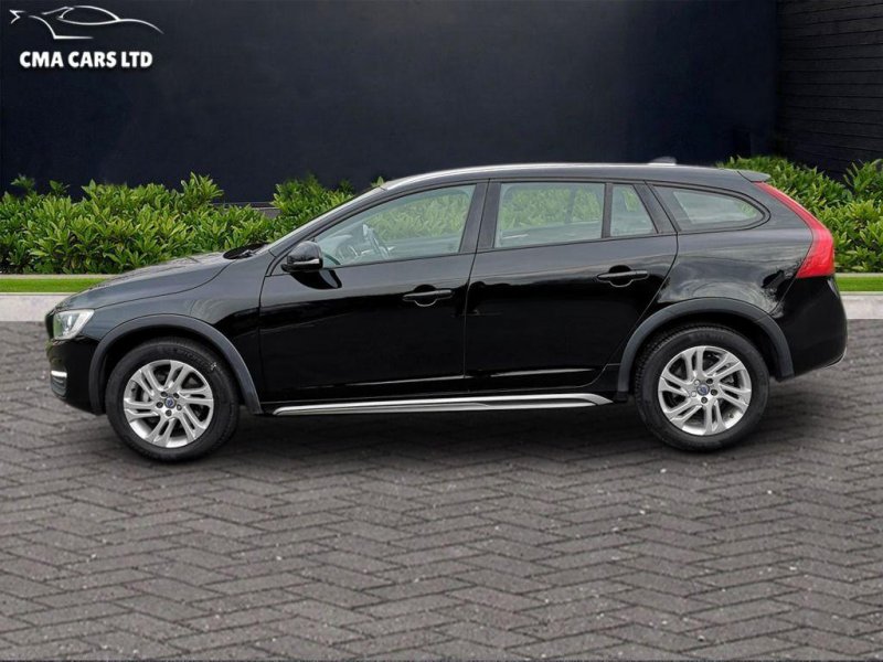 VOLVO V60 CROSS COUNTRY