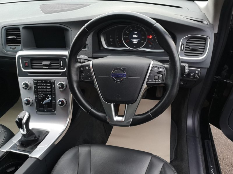 VOLVO V60 CROSS COUNTRY