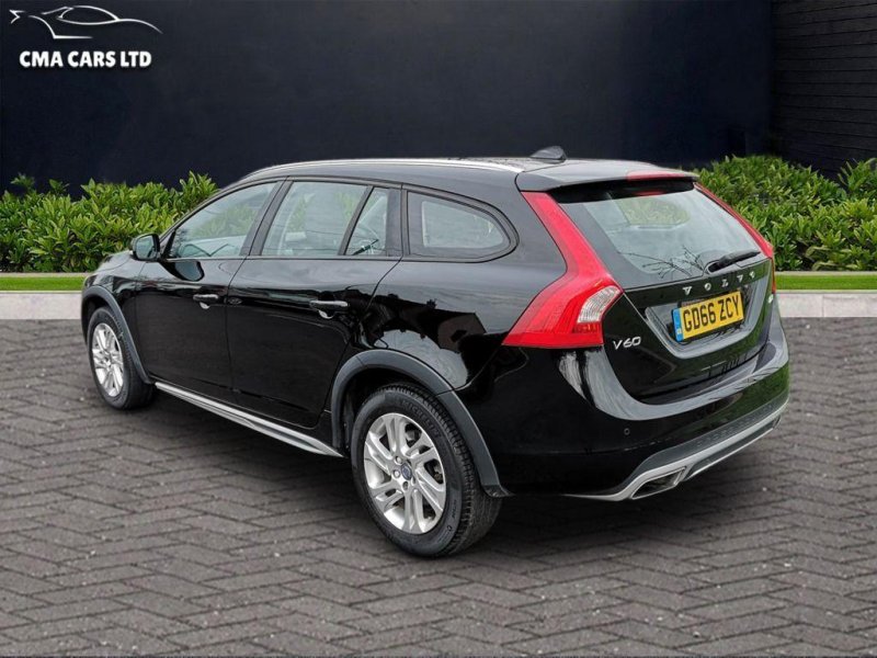 VOLVO V60 CROSS COUNTRY