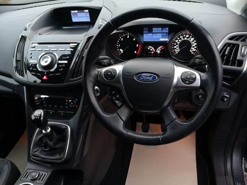 FORD KUGA