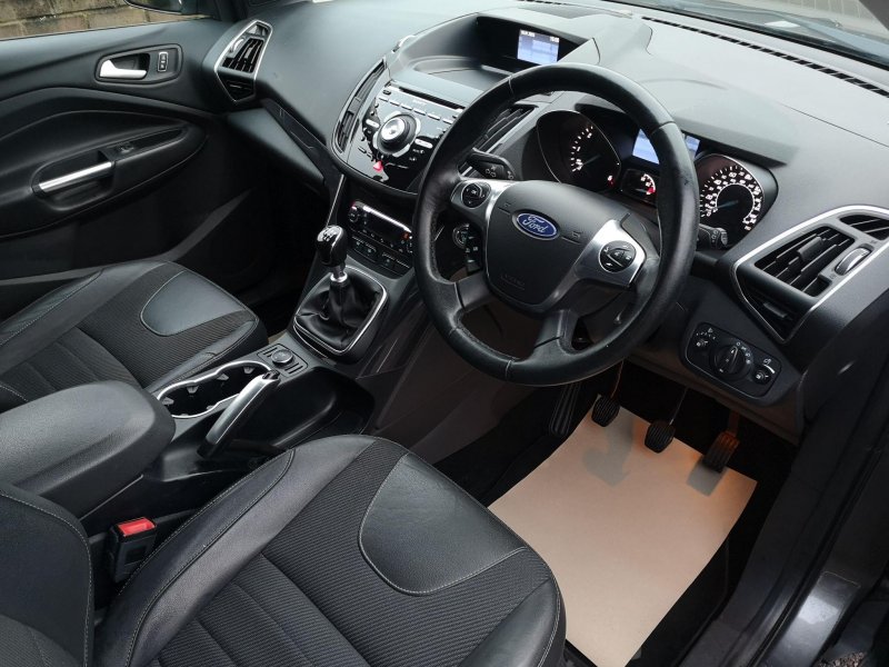 FORD KUGA