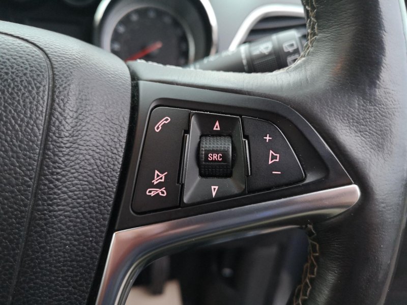 VAUXHALL MOKKA
