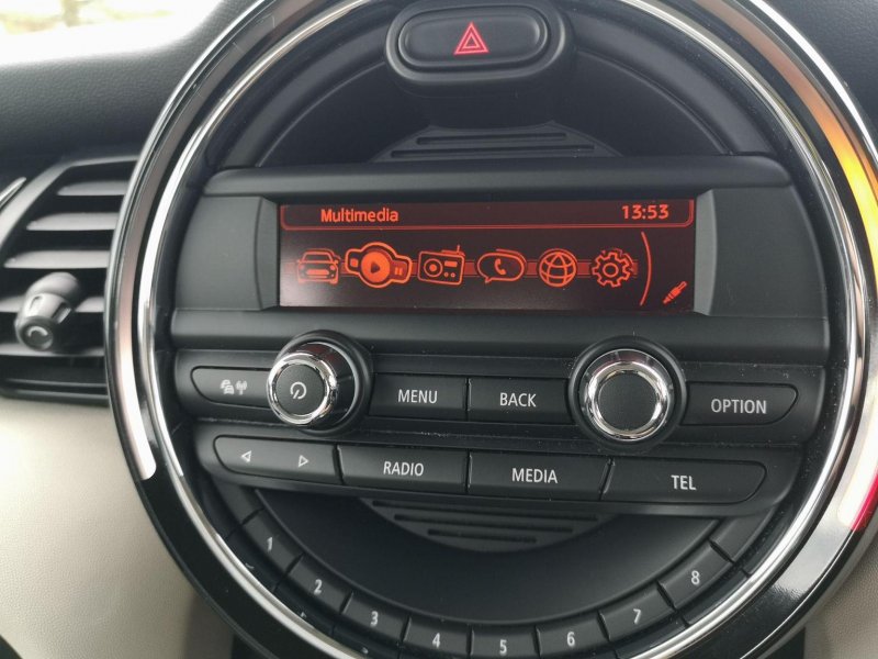 MINI HATCH